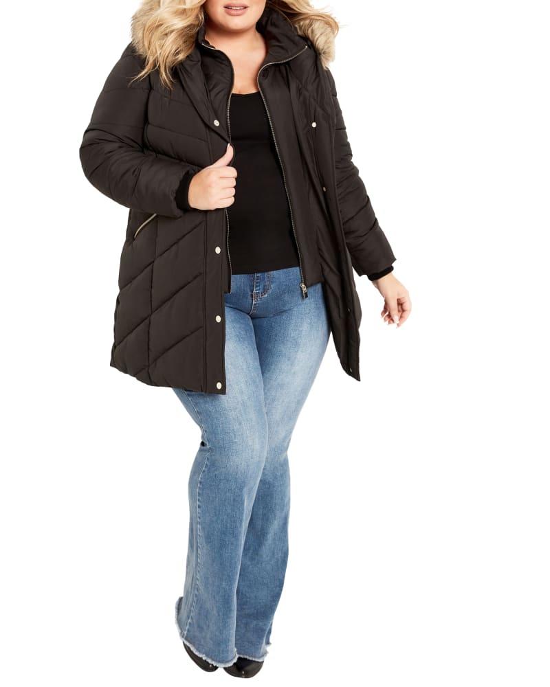 Front of a model wearing a size 18 PUFFER ABIGAIL in Black by avenue. | dia_product_style_image_id:320286